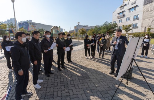 제239회 임시회 현안 및 주요 사업장 현장방문(모종동 산들어린이공원 근..