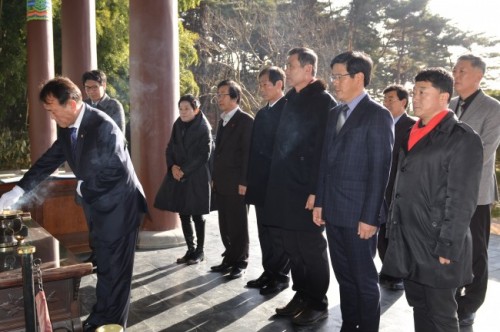 아산시의회의원 현충사 참배로 갑오년 새해 첫날 일정 시작