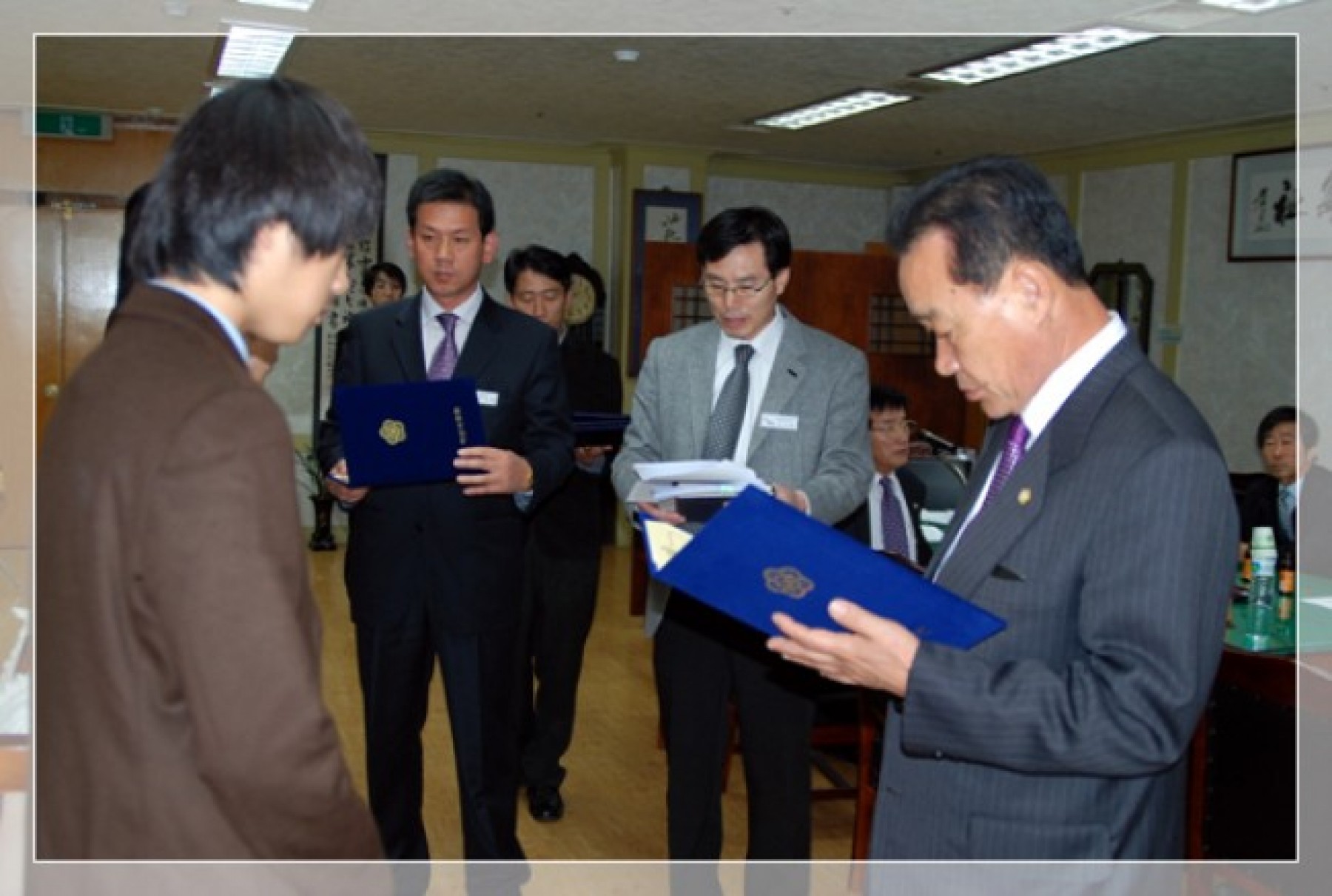 아산고등학교 학생 공로상수여 "천국보다 먼 서울"